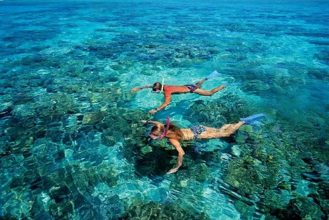  The highlight of the trip. Crystal-clear, shallow turquoise water — ideal for swimming, floating, and relaxing in paradise.