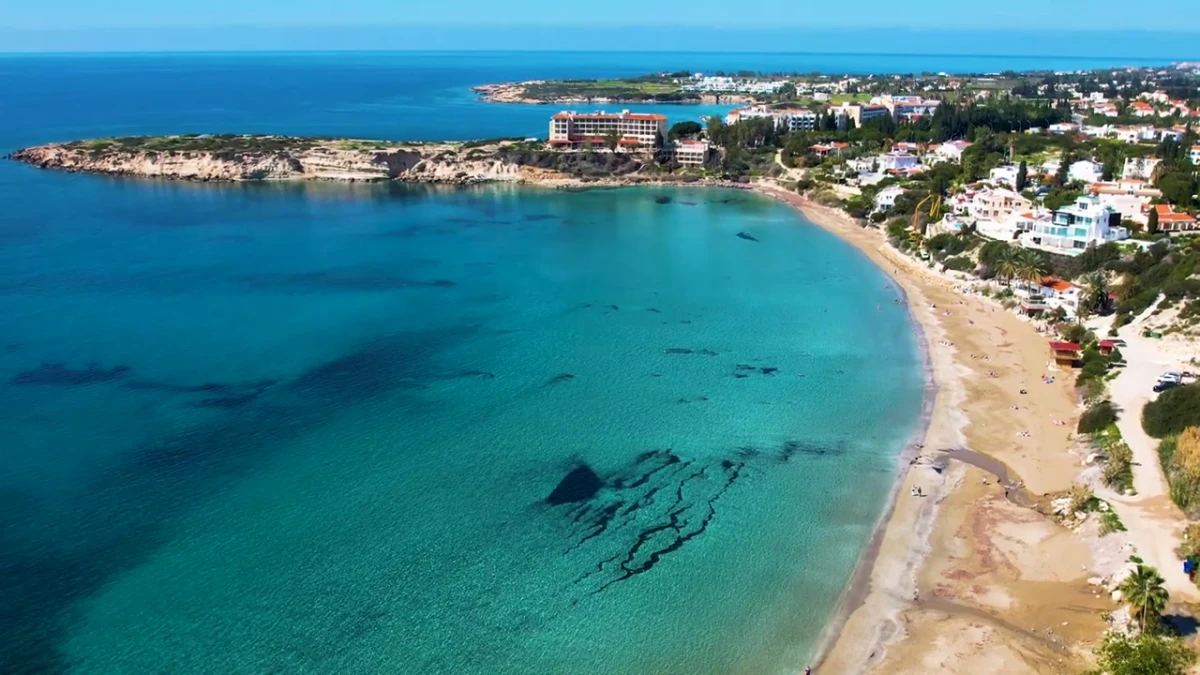  One of the best swimming spots in Paphos, known for its clear water, sandy bottom, and perfect snorkeling conditions.