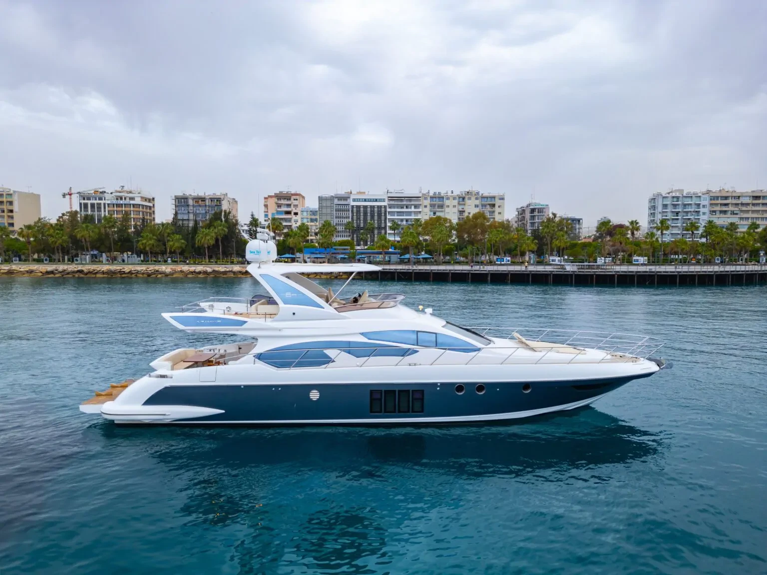 Azimut 64