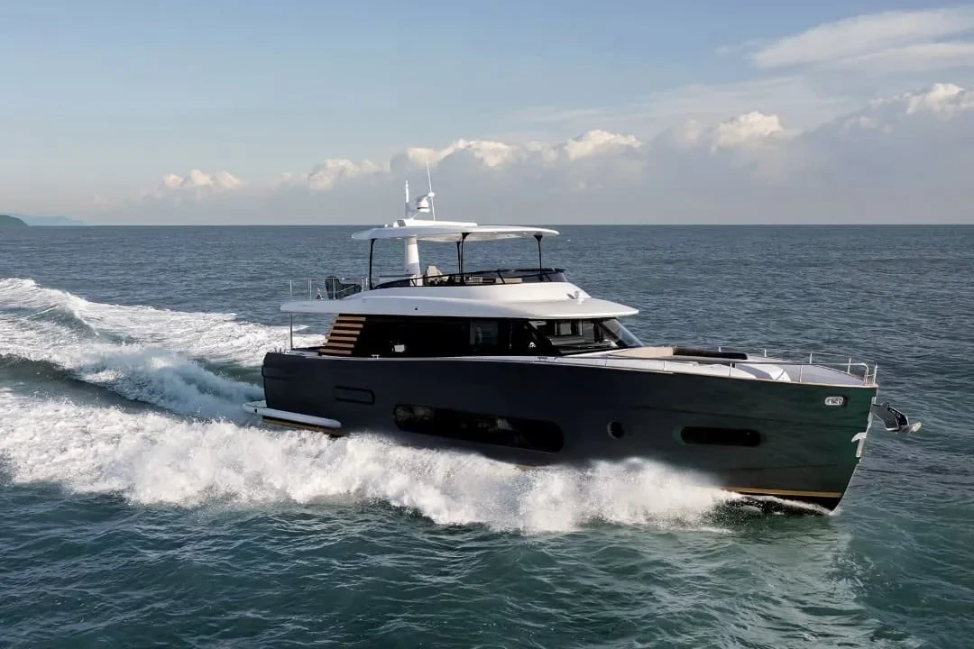 Azimut Magelano 66