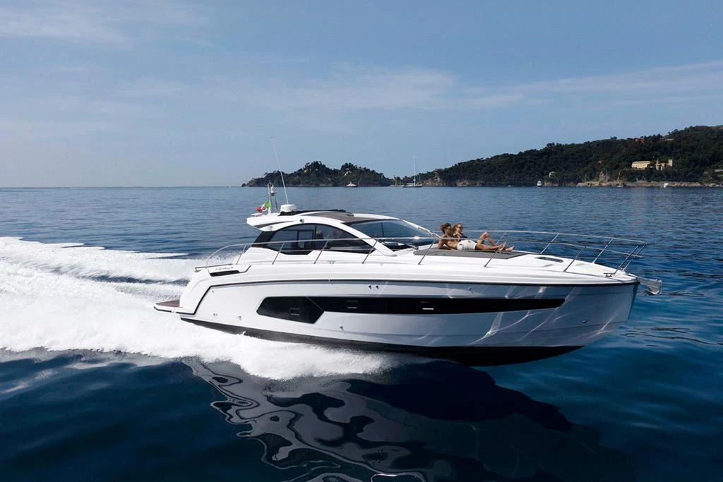 Azimut 43